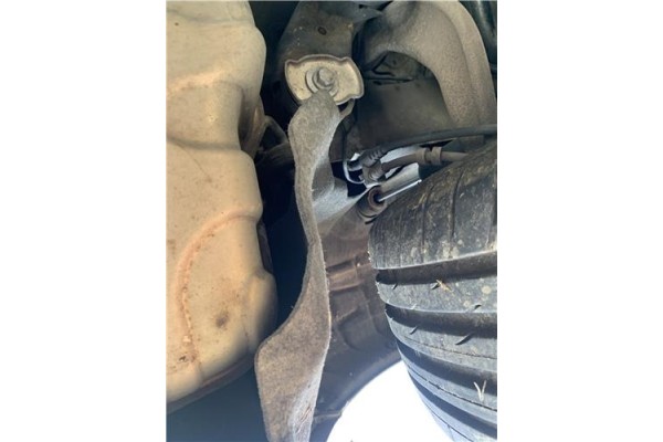 Recambio de pase rueda trasero izquierdo para audi a4 avant (8k5) 2.0 básico referencia OEM IAM 8K0810171B  