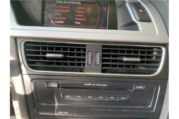 Recambio de rejilla entrada de aire para audi a4 avant (8k5) 2.0 básico referencia OEM IAM 8T1820951C 8K1820902CXTV 