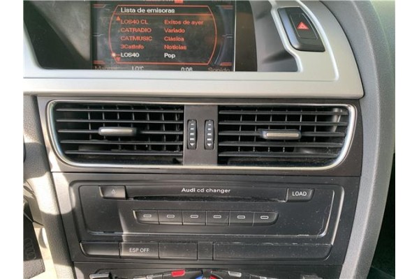 Recambio de rejilla entrada de aire para audi a4 avant (8k5) 2.0 básico referencia OEM IAM 8T1820951C 8K1820902CXTV 