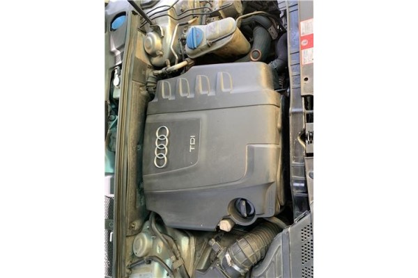 Recambio de tapa motor para audi a4 avant (8k5) 2.0 básico referencia OEM IAM 03L103925P  