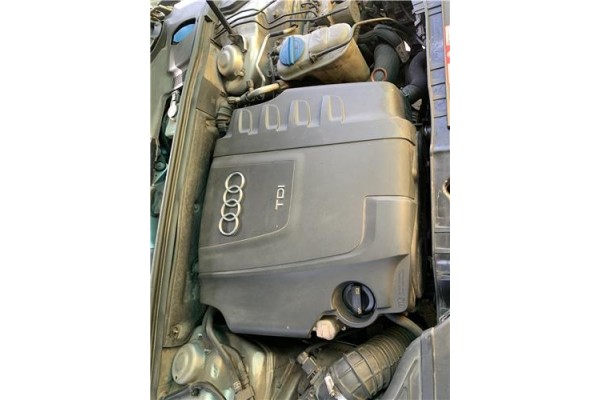 Recambio de tapa motor para audi a4 avant (8k5) 2.0 básico referencia OEM IAM 03L103925P  