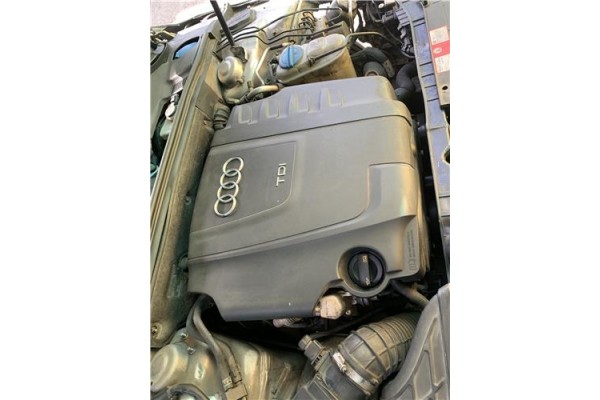 Recambio de tapa motor para audi a4 avant (8k5) 2.0 básico referencia OEM IAM 03L103925P  