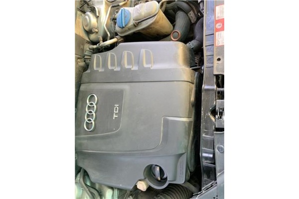 Recambio de tapa motor para audi a4 avant (8k5) 2.0 básico referencia OEM IAM 03L103925P  