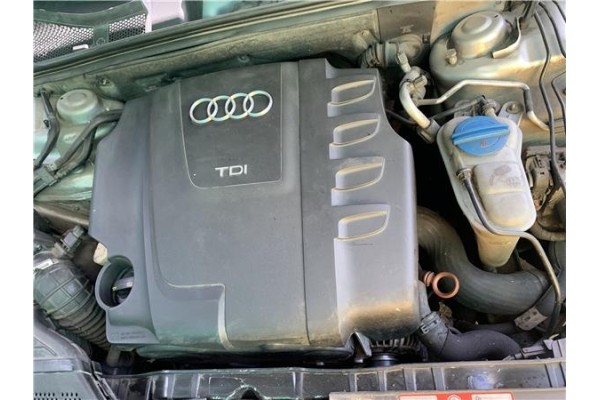 Recambio de tapa motor para audi a4 avant (8k5) 2.0 básico referencia OEM IAM 03L103925P  