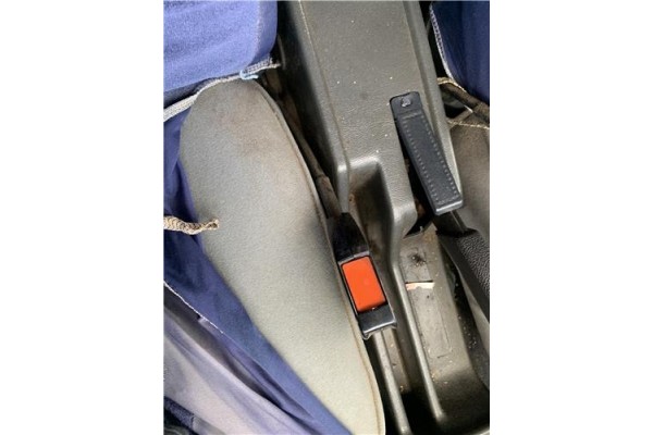 Recambio de anclaje cinturon delantero derecho para peugeot 604 2.3 srd-turbo referencia OEM IAM 147XD2S  