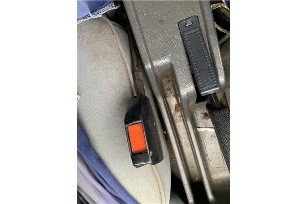 Recambio de anclaje cinturon delantero derecho para peugeot 604 2.3 srd-turbo referencia OEM IAM 147XD2S  