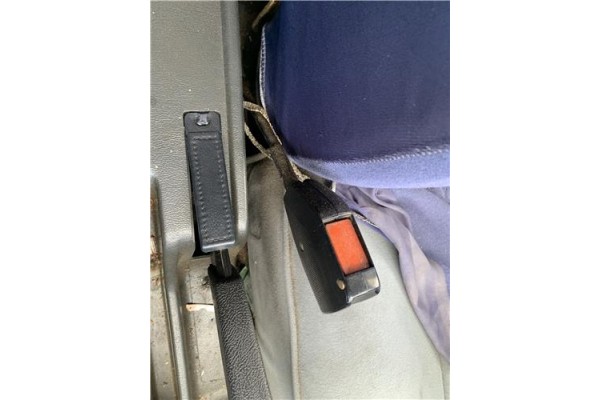 Recambio de anclaje cinturon delantero izquierdo para peugeot 604 2.3 srd-turbo referencia OEM IAM 147XD2S  