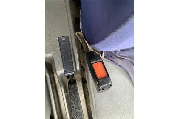 Recambio de anclaje cinturon delantero izquierdo para peugeot 604 2.3 srd-turbo referencia OEM IAM 147XD2S  