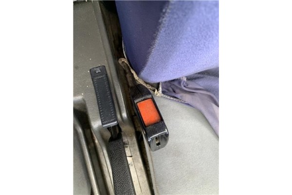 Recambio de anclaje cinturon delantero izquierdo para peugeot 604 2.3 srd-turbo referencia OEM IAM 147XD2S  