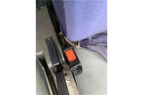 Recambio de anclaje cinturon delantero izquierdo para peugeot 604 2.3 srd-turbo referencia OEM IAM 147XD2S  