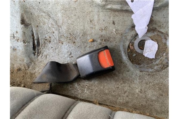 Recambio de anclaje cinturon trasero derecho para peugeot 604 2.3 srd-turbo referencia OEM IAM 897591  