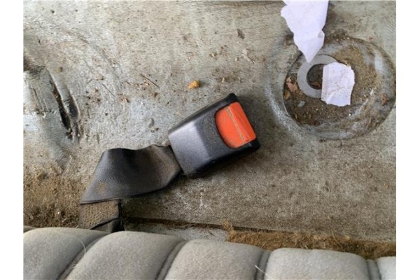 Recambio de anclaje cinturon trasero derecho para peugeot 604 2.3 srd-turbo referencia OEM IAM 897591  