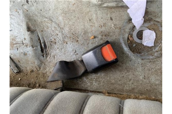 Recambio de anclaje cinturon trasero derecho para peugeot 604 2.3 srd-turbo referencia OEM IAM 897591  