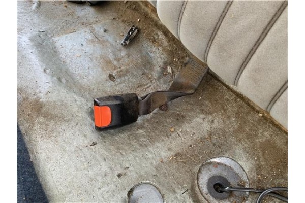 Recambio de anclaje cinturon trasero izquierdo para peugeot 604 2.3 srd-turbo referencia OEM IAM 897591  