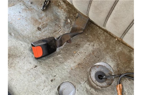 Recambio de anclaje cinturon trasero izquierdo para peugeot 604 2.3 srd-turbo referencia OEM IAM 897591  