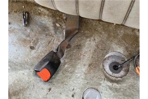 Recambio de anclaje cinturon trasero izquierdo para peugeot 604 2.3 srd-turbo referencia OEM IAM 897591  