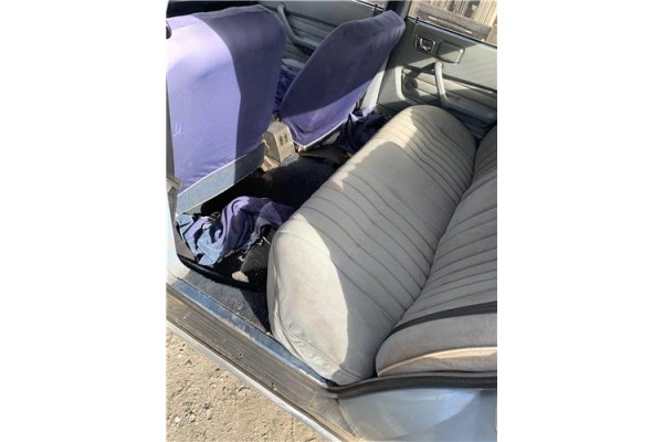 Recambio de asientos traseros para peugeot 604 2.3 srd-turbo referencia OEM IAM 147XD2S  