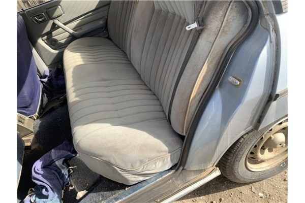 Recambio de asientos traseros para peugeot 604 2.3 srd-turbo referencia OEM IAM 147XD2S  