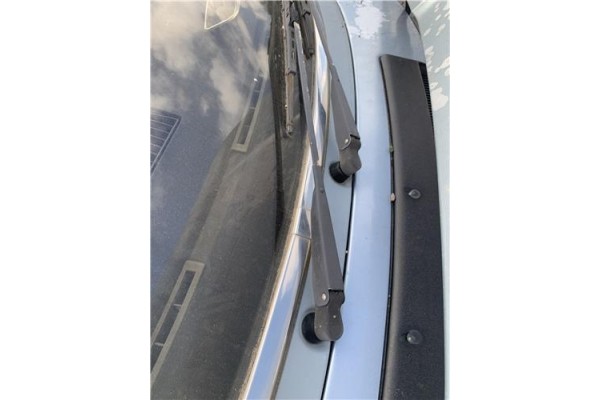 Recambio de brazo limpiaparabrisas delantero derecho para peugeot 604 2.3 srd-turbo referencia OEM IAM 147XD2S  