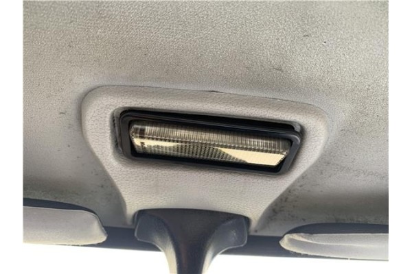 Recambio de luz delantero central techo para peugeot 604 2.3 srd-turbo referencia OEM IAM 636292  