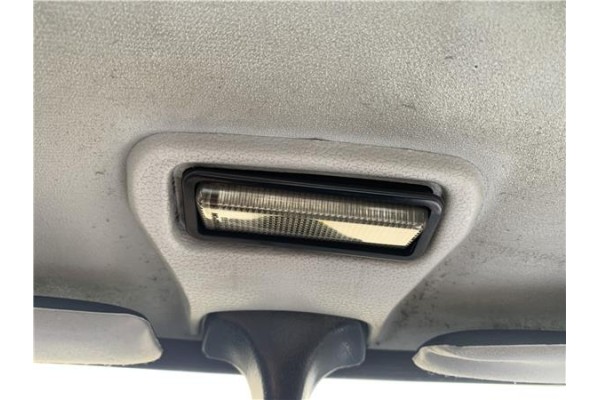 Recambio de luz delantero central techo para peugeot 604 2.3 srd-turbo referencia OEM IAM 636292  