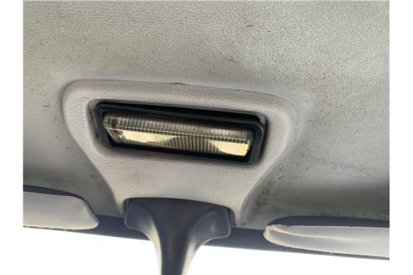 Recambio de luz delantero central techo para peugeot 604 2.3 srd-turbo referencia OEM IAM 636292  