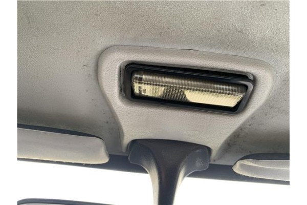 Recambio de luz delantero central techo para peugeot 604 2.3 srd-turbo referencia OEM IAM 636292  