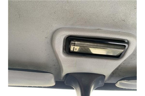 Recambio de luz delantero central techo para peugeot 604 2.3 srd-turbo referencia OEM IAM 636292  