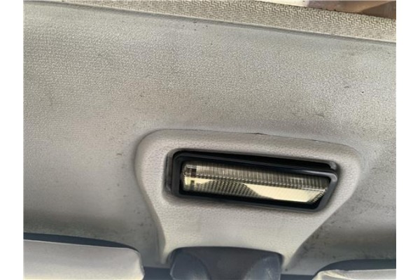 Recambio de luz delantero central techo para peugeot 604 2.3 srd-turbo referencia OEM IAM 636292  