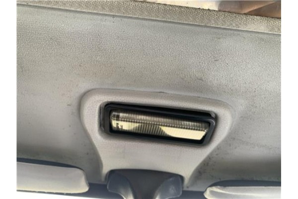 Recambio de luz delantero central techo para peugeot 604 2.3 srd-turbo referencia OEM IAM 636292  