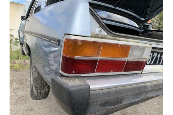 Recambio de piloto trasero izquierdo para peugeot 604 2.3 srd-turbo referencia OEM IAM 634395  