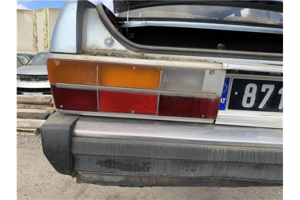 Recambio de piloto trasero izquierdo para peugeot 604 2.3 srd-turbo referencia OEM IAM 634395  