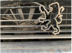 Recambio de rejilla capo para peugeot 604 2.3 srd-turbo referencia OEM IAM 780432  