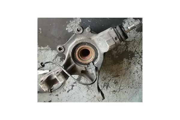 Recambio de mangueta delantero izquierda para citroen c4 berlina 1.6 hdi referencia OEM IAM 364684  