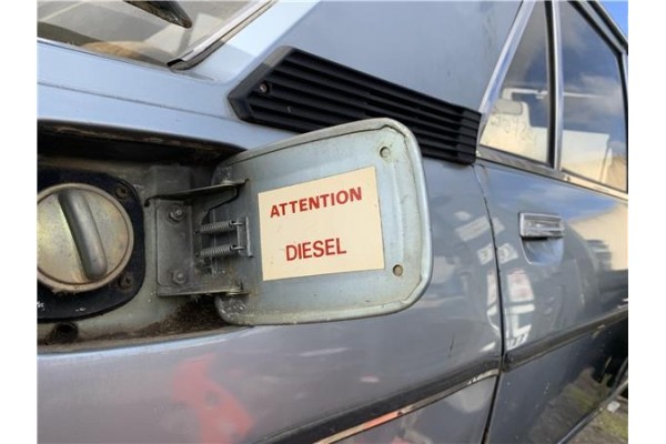 Recambio de tapa exterior combustible para peugeot 604 2.3 srd-turbo referencia OEM IAM 151728  