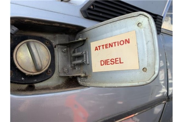 Recambio de tapa exterior combustible para peugeot 604 2.3 srd-turbo referencia OEM IAM 151728  