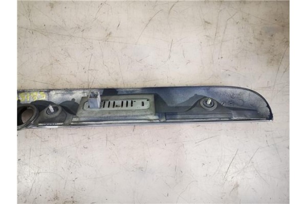 Recambio de moldura porton trasero para opel zafira a 2.0 dti 16v referencia OEM IAM 90579631  