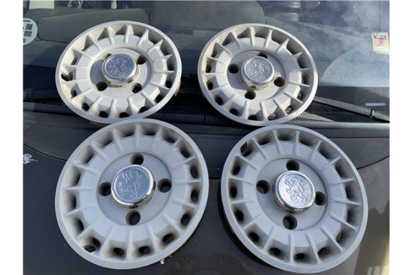 Recambio de tapacubos para peugeot 604 2.3 srd-turbo referencia OEM IAM 541540  