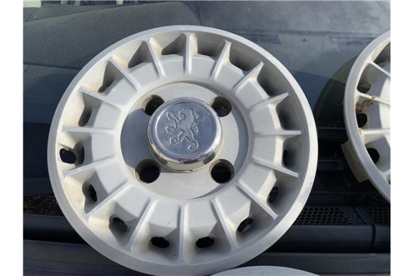 Recambio de tapacubos para peugeot 604 2.3 srd-turbo referencia OEM IAM 541540  