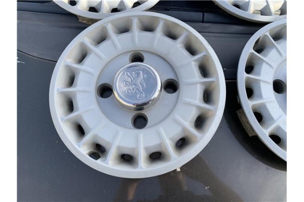 Recambio de tapacubos para peugeot 604 2.3 srd-turbo referencia OEM IAM 541540  