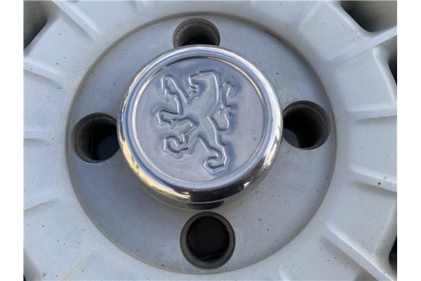 Recambio de tapacubos para peugeot 604 2.3 srd-turbo referencia OEM IAM 541540  