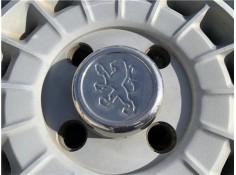 Recambio de tapacubos para peugeot 604 2.3 srd-turbo referencia OEM IAM 541540  