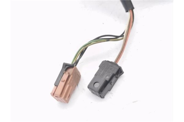 Recambio de retrovisor electrico izquierdo para citroen c3 1.4 i referencia OEM IAM 12363600 E2021019 