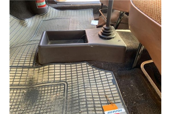 Recambio de consola para seat ritmo (138) 1.2 referencia OEM IAM 12AC64CV47KW  