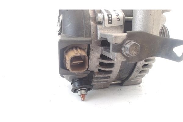 Recambio de alternador para toyota avensis cross sport (t27) 2.2 premium referencia OEM IAM 1042104771 220621 10019 