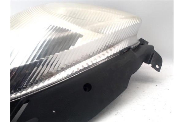 Recambio de faro delantero izquierdo para citroen xsara picasso 2.0 hdi referencia OEM IAM   