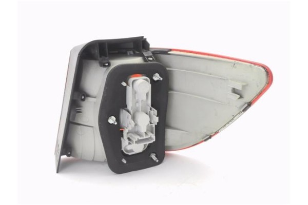 Recambio de piloto trasero izquierdo para mercedes-benz clase b (bm 245) 1.7 170 (245.232) referencia OEM IAM A1698202364  