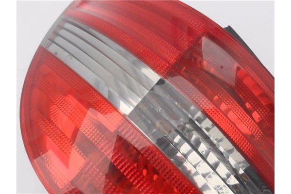 Recambio de piloto trasero izquierdo para mercedes-benz clase b (bm 245) 1.7 170 (245.232) referencia OEM IAM A1698202364  