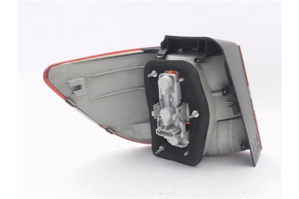 Recambio de piloto trasero derecho para mercedes-benz clase b (bm 245) 1.7 170 (245.232) referencia OEM IAM A1698202464  