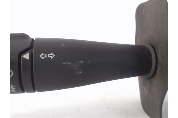 Recambio de mando intermitencia para renault clio ii fase ii (b/cb0) referencia OEM IAM   